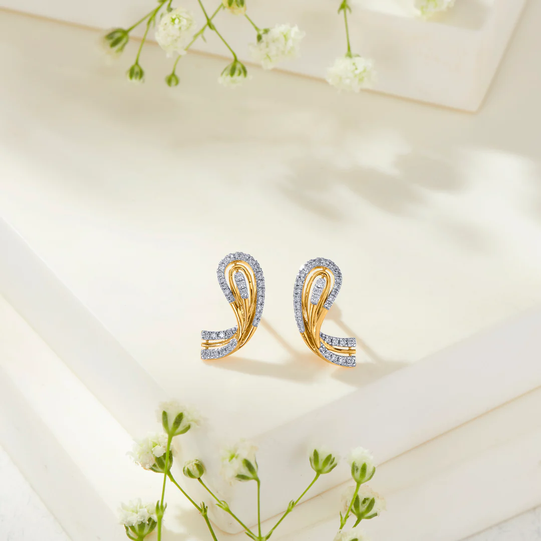 Aabhira Twirl Gold & Diamond Stud Earring