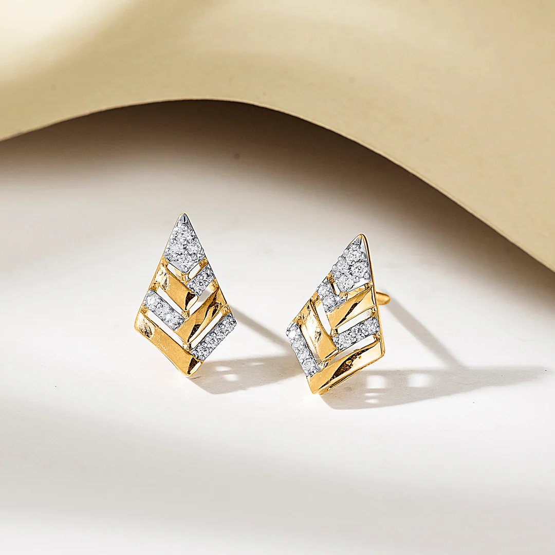 Diamond Crest Gold Stud Diamond Earring for Women