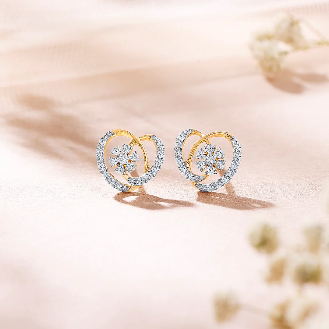 Glittering Yellow Gold & Diamond Stud Earring For Women
