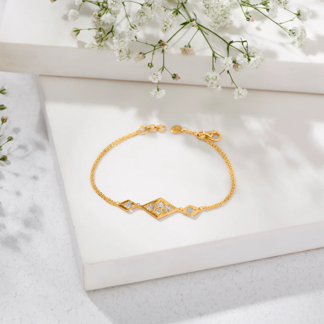 Glorious Essence Yellow Gold Flexible Bracelet for Women