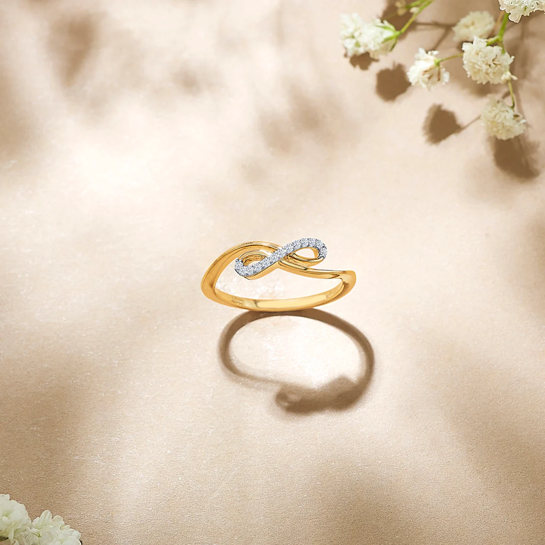 Infinity Looplight Gold & Diamond Ring