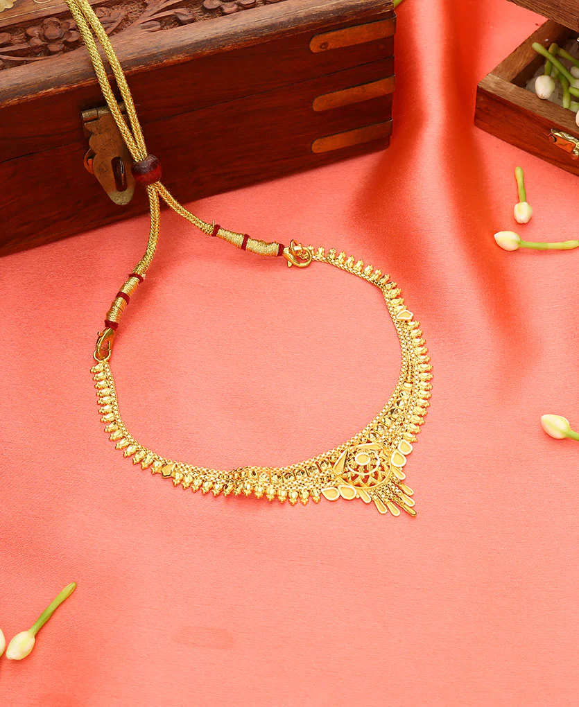 Radiant Kanthi Maal Yellow Gold Traditional Necklace For Women