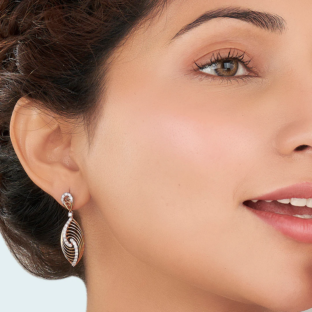 Serapha Twirl Gold Stud Diamond Earring - Image 5