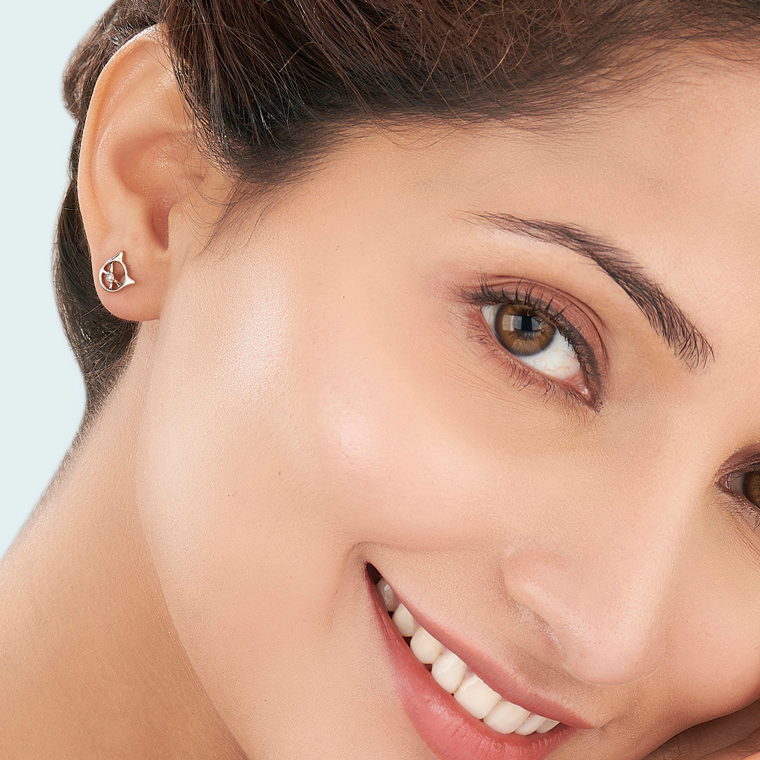 Shimmer Cat Gold Stud Diamond Earring for Women - Image 2