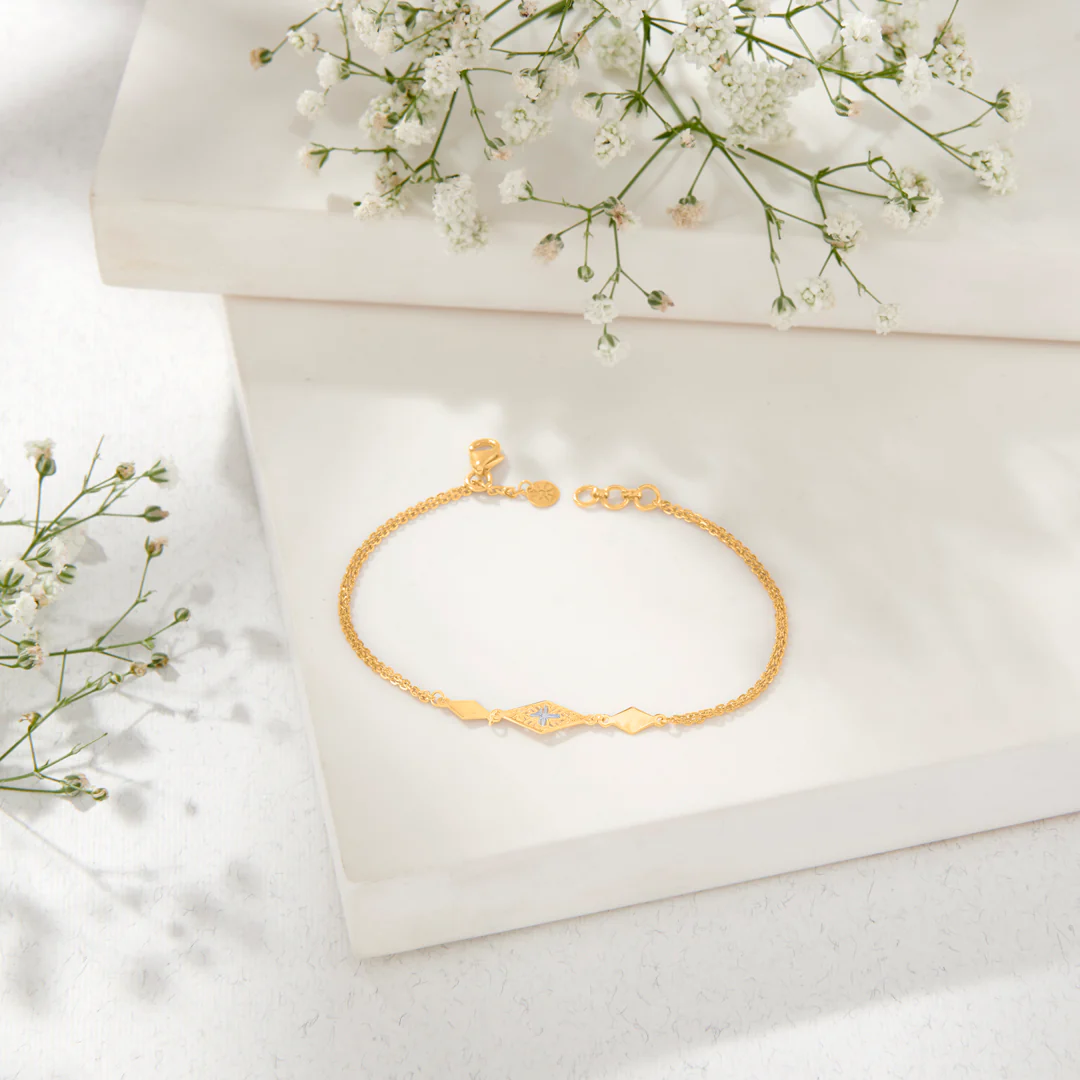 Style Next Yellow Gold Flexible Bracelet for Women