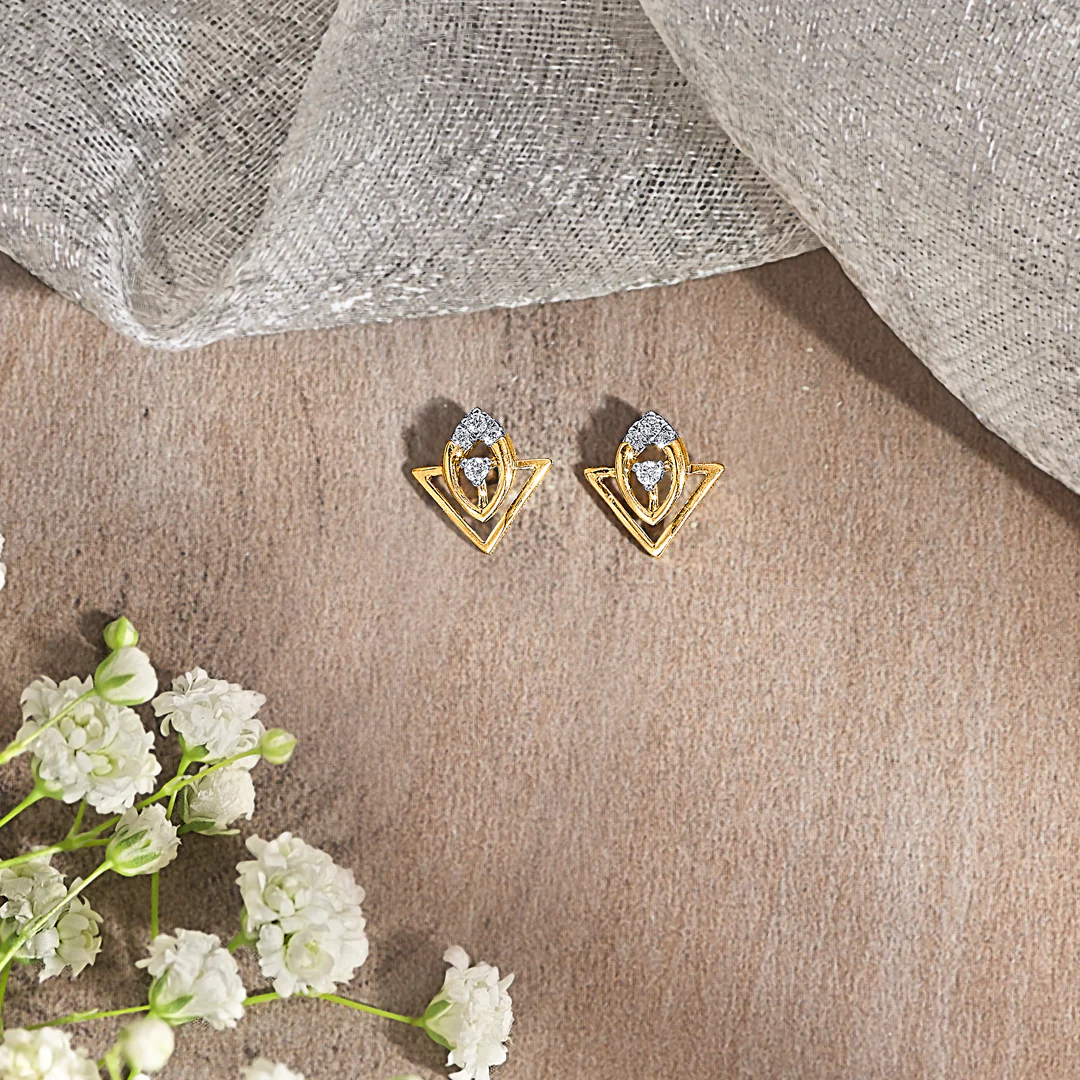 TriFlare Bloom Glow Gold & Diamond Stud Earring