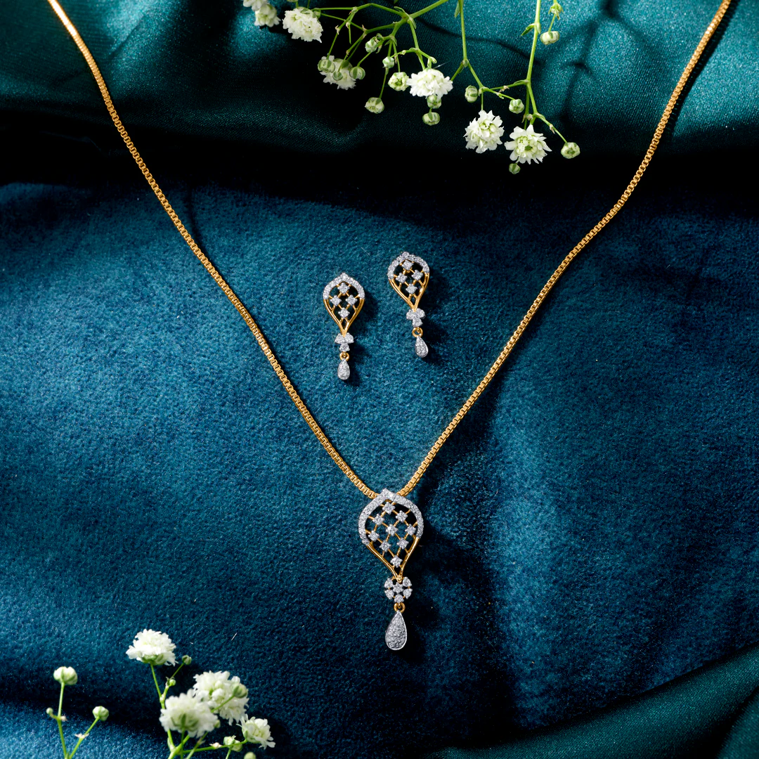 Twilight Surge Gold & Diamond Pendant Set For Women