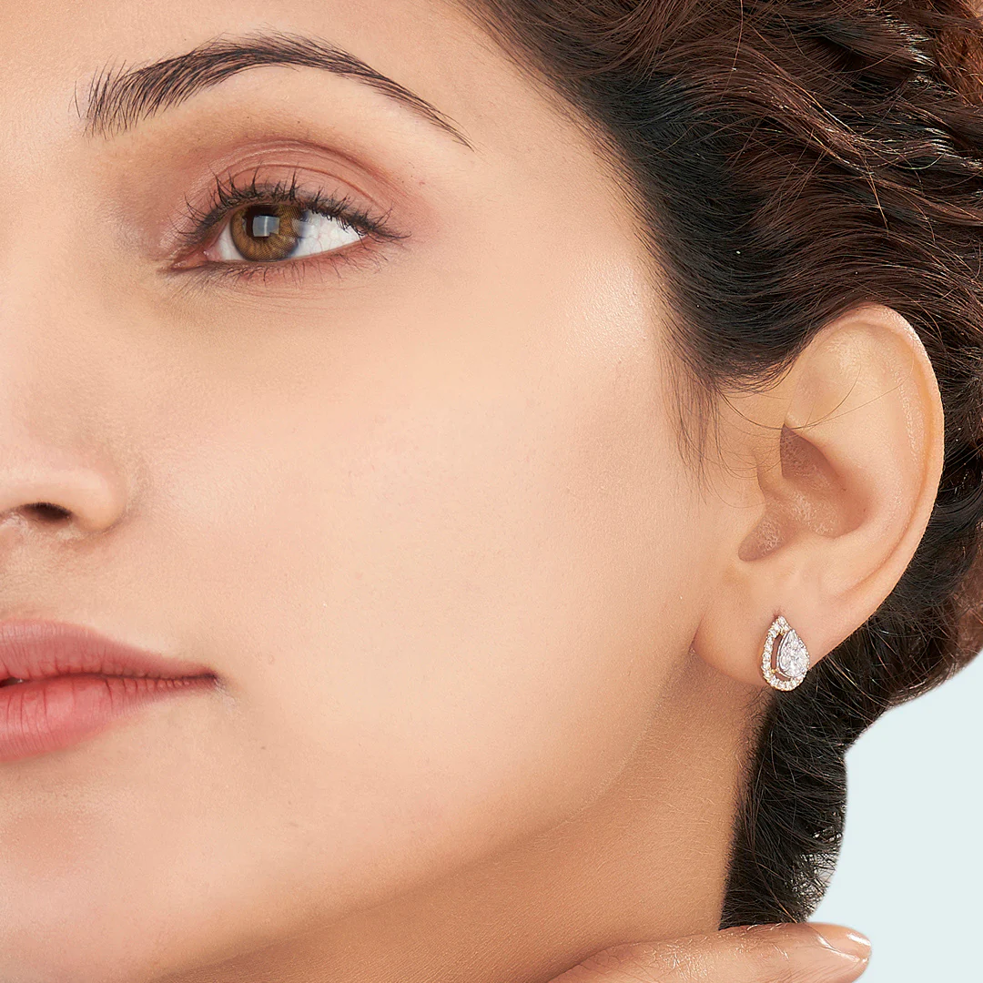 Twinkling Dewdrop Gold Stud Diamond Earring for Women - Image 2