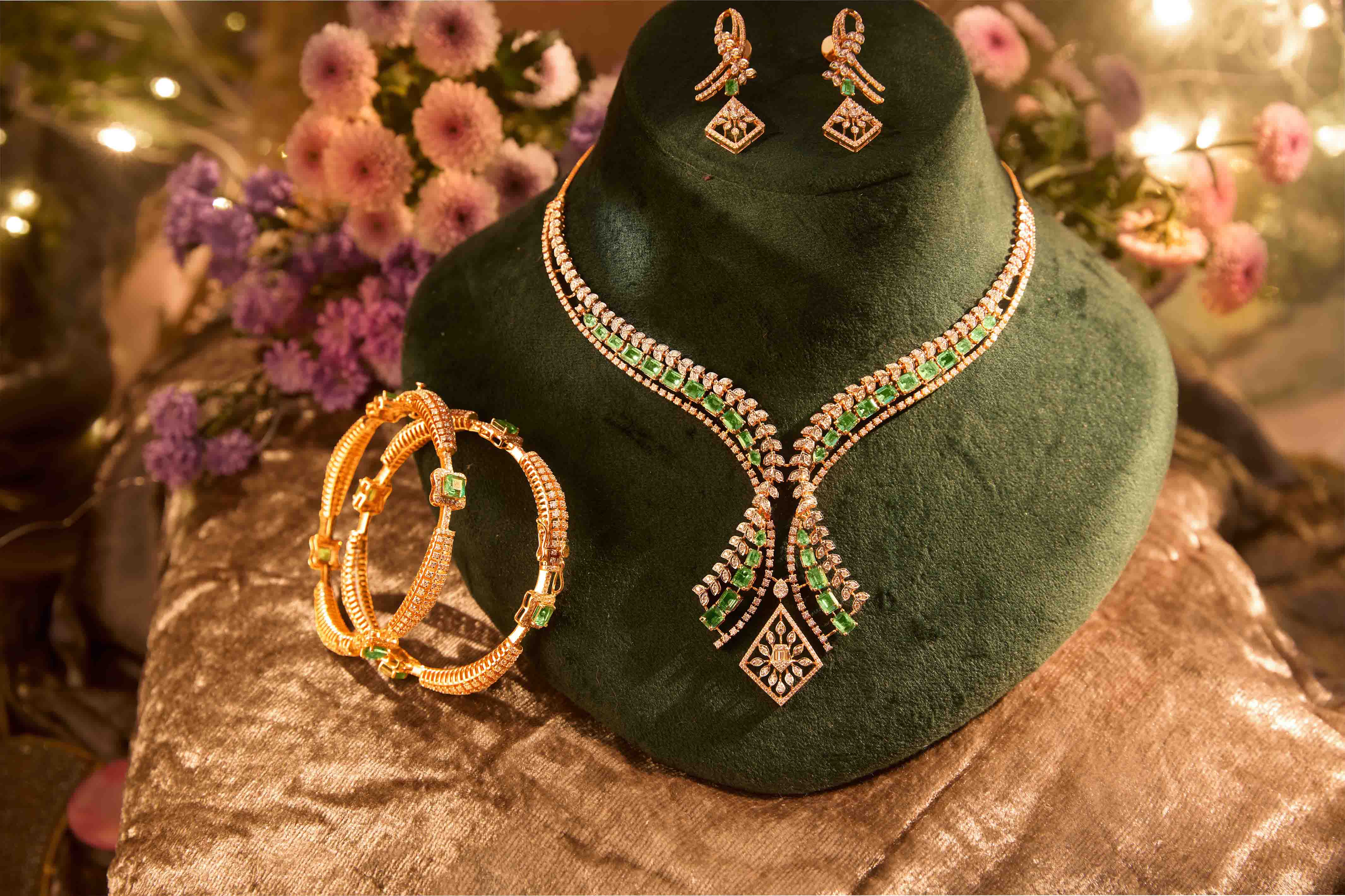 Royal Elegance Diamond Necklace - Image 2