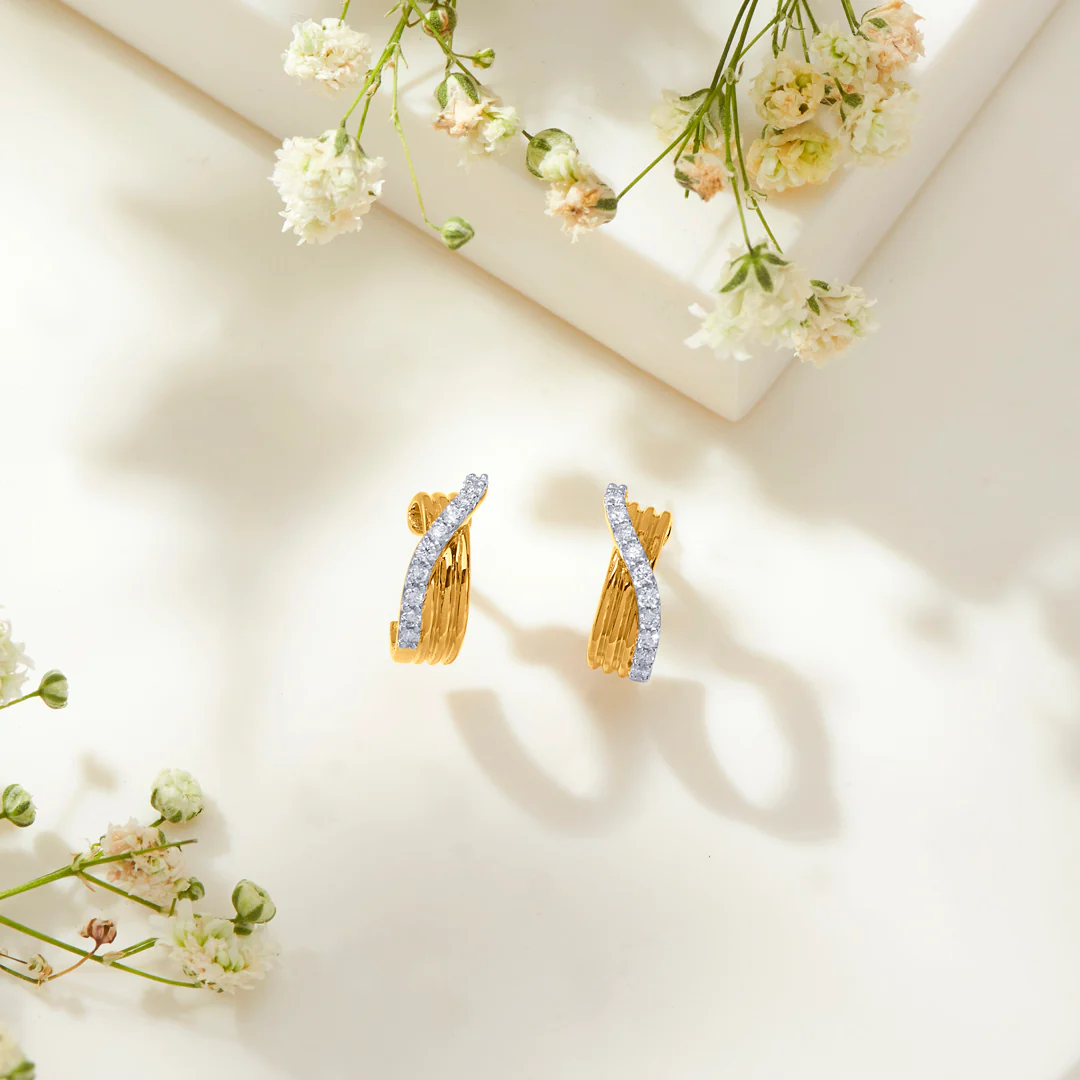 Vervena Twist Gold & Diamond Earring