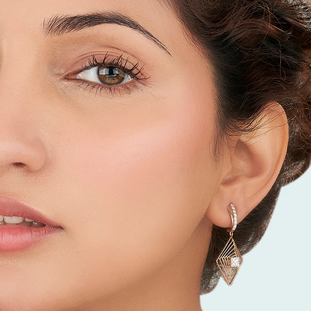 Vortex Glint Gold Stud Diamond Earring - Image 5